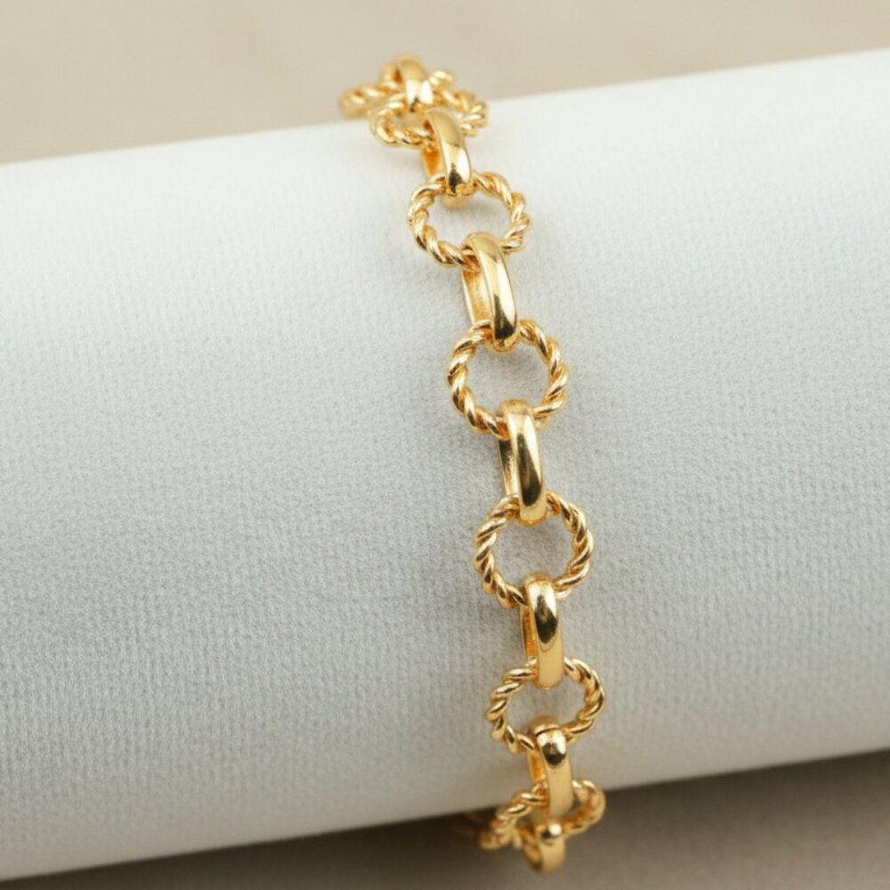 "Trendy Handmade Bracelet – A Thoughtful Gift for Girls & Women | UNVRC1593 - Picture 3 of 5